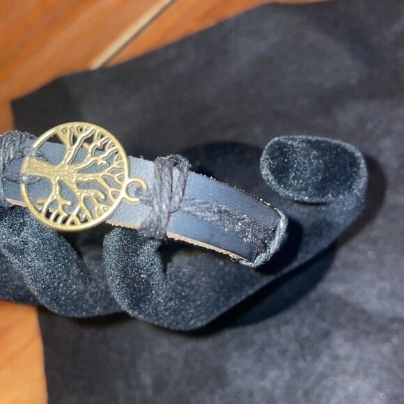 Leather Bracelet “Tree of Life” Gold Stainless Steel Emblem NWT - Picture 2 of 3